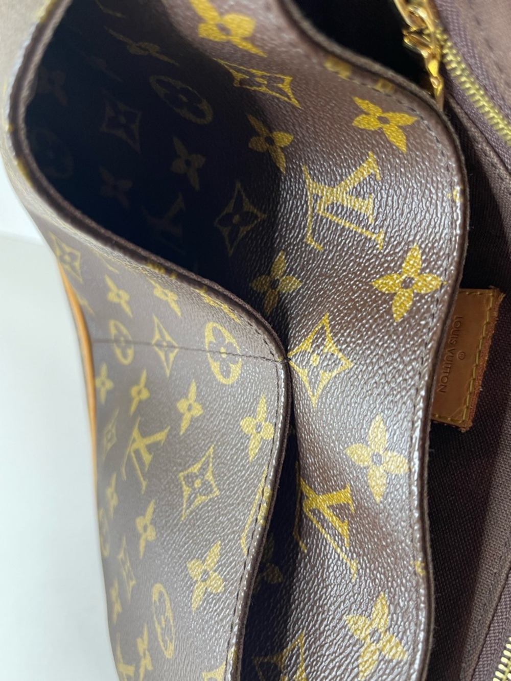 Louis Vuitton Menilmontant PM Shoulder Bag - Picture 9 of 15